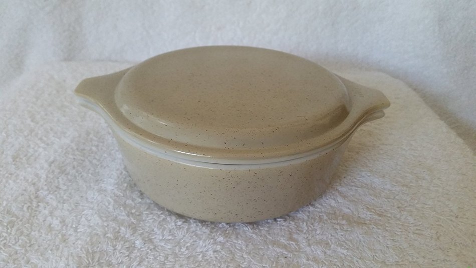 Vintage PYREX By Corning Beige and Brown Speckled 471 Casserole Dish (Homestead) N2