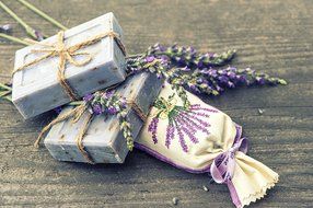 Organic Lavender Flowers (Extra Grade - Dried) - 4oz Resealable Bag - 100% Raw From France - by Feel Good Organics N10