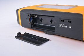[Upgraded] iRonsnow IS-092 [2000mAh Power Bank+1W flashlight] Weather radio Solar Hand Crank AM/FM/WB NOAA Radio... N14