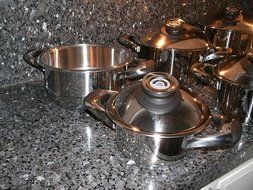Swissmade Cookware Pot Grill Set 12 Piece Lasagna Casserole Cooking Retail $ 2199,= Waterless Healthy N2