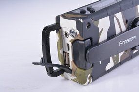 [Upgraded] iRonsnow IS-092 [2000mAh Power Bank+1W flashlight] Weather radio Solar Hand Crank AM/FM/WB NOAA Radio... N17