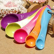 DUFUSTORE 5pcs Plastic Colorful Measuring Spoons Dipper Home Baking Cake Tools New N4