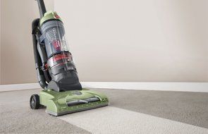 Hoover Vacuum Cleaner WindTunnel T-Series Rewind Plus Bagless Lightweight Corded Upright UH70120 N7