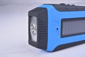 [Upgraded] iRonsnow IS-092 [2000mAh Power Bank+1W flashlight] Weather radio Solar Hand Crank AM/FM/WB NOAA Radio... N33