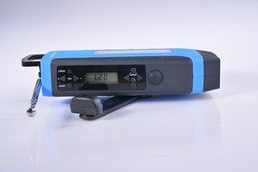 [Upgraded] iRonsnow IS-092 [2000mAh Power Bank+1W flashlight] Weather radio Solar Hand Crank AM/FM/WB NOAA Radio... N34