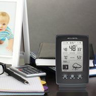 AcuRite 00829 Digital Weather Station with Forecast/Temperature/Clock/Moon Phase N2