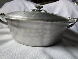 Vintage Hammered Aluminum Round Casserole Server N4