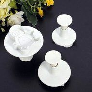 DUFUSTORE Fondant Cake Bread Cookie Decorating Sugarcraft Plunger Cutter Tool Mold Penguin N2