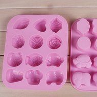 DUFUSTORE Chocolate Cake Candy Baking Silicone Bakeware Mould 12 kind Animal Ecology Random Color N2