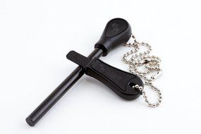 The Friendly Swede Magnesium Alloy Emergency Easy Grip Fire Starter (2 Pack)