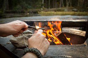 The Friendly Swede Magnesium Alloy Emergency Easy Grip Fire Starter (2 Pack) N2