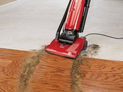 25 Foot Cord Featherlite Bagged Upright Red Vacuum Cleaner N3