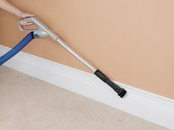 Hoover Vacuum Cleaner Sprint Quick Vac Bagless Lightweight Corded Upright UH20040 N2