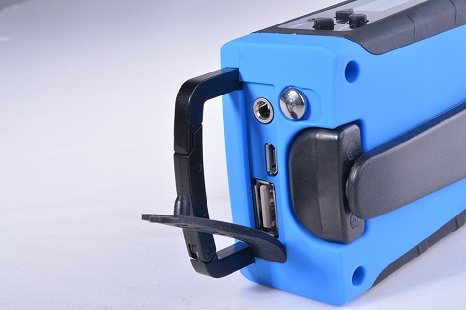 [Upgraded] iRonsnow IS-092 [2000mAh Power Bank+1W flashlight] Weather radio Solar Hand Crank AM/FM/WB NOAA Radio... N10