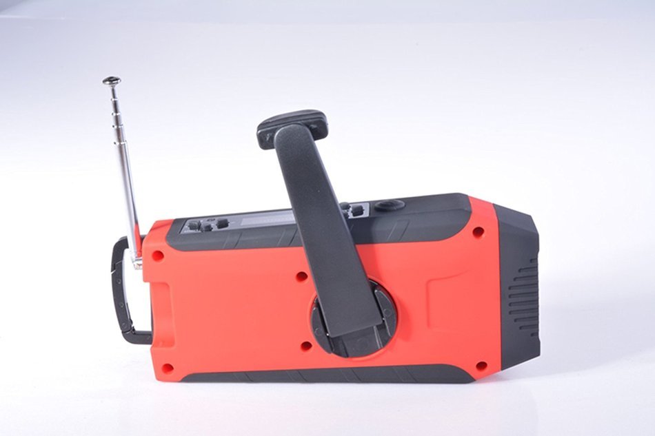 [Upgraded] iRonsnow IS-092 [2000mAh Power Bank+1W flashlight] Weather radio Solar Hand Crank AM/FM/WB NOAA Radio... N31