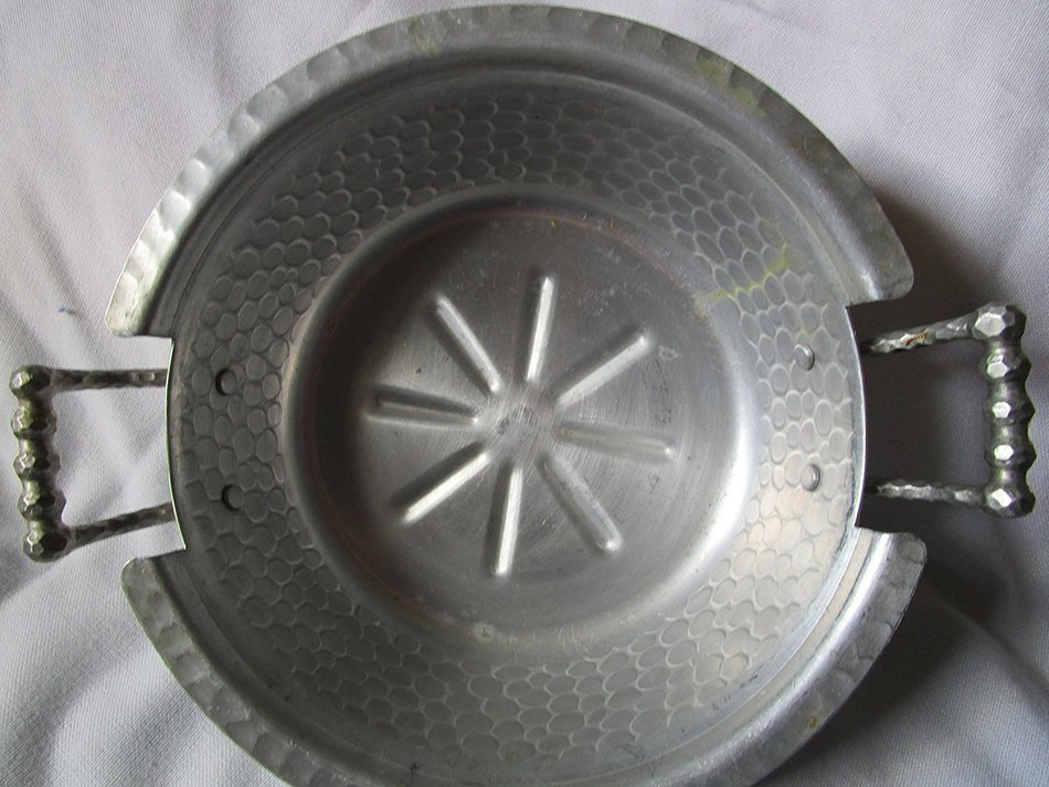 Vintage Hammered Aluminum Round Casserole Server N2