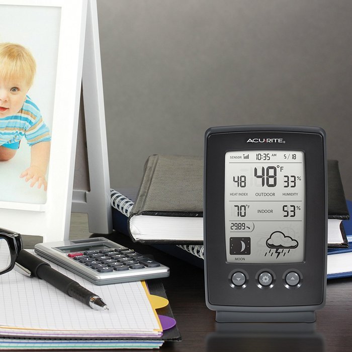 AcuRite 00829 Digital Weather Station with Forecast/Temperature/Clock/Moon Phase N2