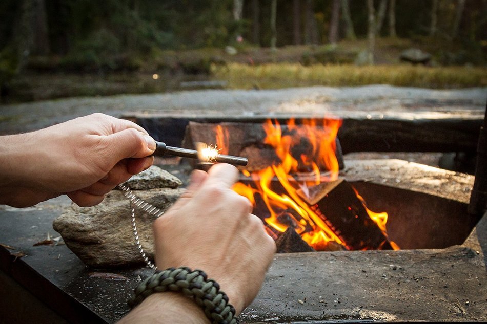 The Friendly Swede Magnesium Alloy Emergency Easy Grip Fire Starter (2 Pack) N2