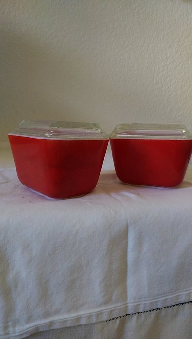 pyrex primary colors 501 with lid, red refrigerator dish pair N3