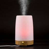 Qkfly Ultrasonic Essential Oil Diffuser with 7 Color Lamp 100ml Aroma Diffuser Auto Shutoff System for Office...