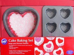 Wilton 2-Piece Valentine Cake Baking Pan Set N2