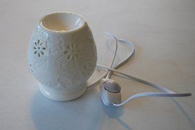 Aromatherapy Lamp White Ceramic Electric Oil Burner with Dimmer Control and Butterfly Image N2