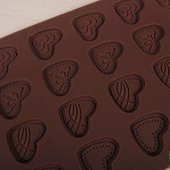 DUFUSTORE Chocolate Cake Candy Baking Silicone Bakeware Mould Love heart Pattern Random Color N2