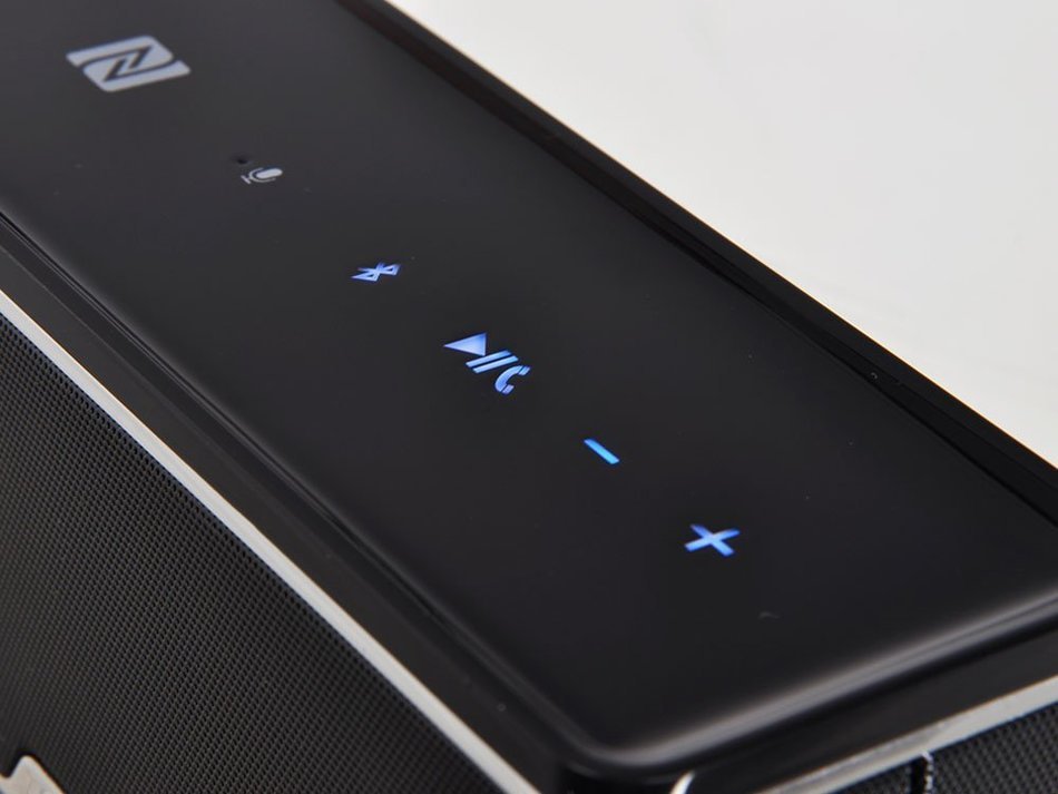 Groovy A Bluetooth Portable Stereo Speaker for iPhone, iPad, Samsung, Smart Devices N12