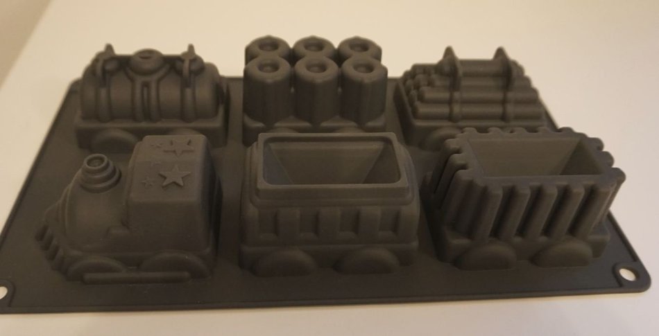 6 Hole Train Shape Silicone Thick Cake Mold Mould Baking Supply N2