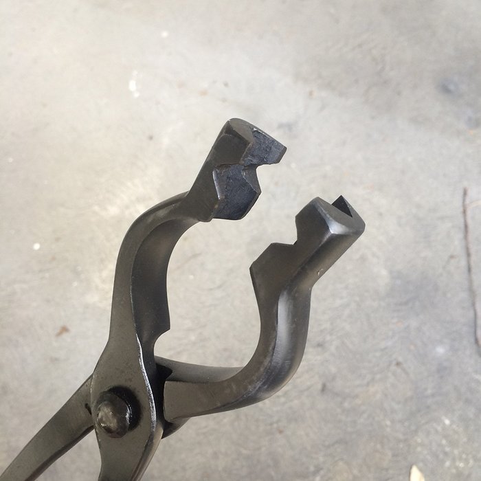 V-Bit Bolt Blacksmith Tongs