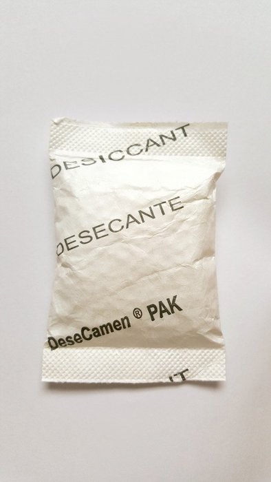 30 Gram Tyvek Silica Gel Packets - 25 Packs - Camen Desecamen