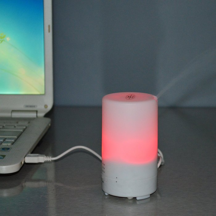 50ml USB Mini Car Humidifier Ultrasonic Air Purifier Aromatherapy Essential Oil Diffuser with 5V/1A Car Charger... N3
