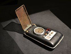 Star Trek: TOS Bluetooth Communicator - Cell Phone Handset and Speaker - With Collectible Display Case N6