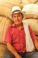 Laderas del Tapias Castillo Natural Whole Bean Colombian Coffee N13