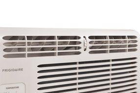 Frigidaire FRA082AT7 8,000 BTU Window-Mounted Compact Room Air Conditioner N2