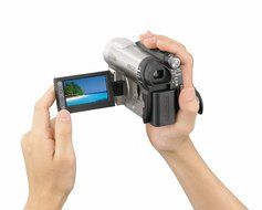 Sony DCR-DVD650 DVD Camcorder (Discontinued by Manufacturer) N10