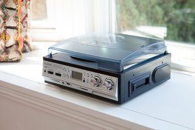 Boytone BT-17DJS-C,6 IN1,3 Speed Stereo Turntable 2 Built in Speakers Digital LCD Display AM/FM Radio + Supports... N2