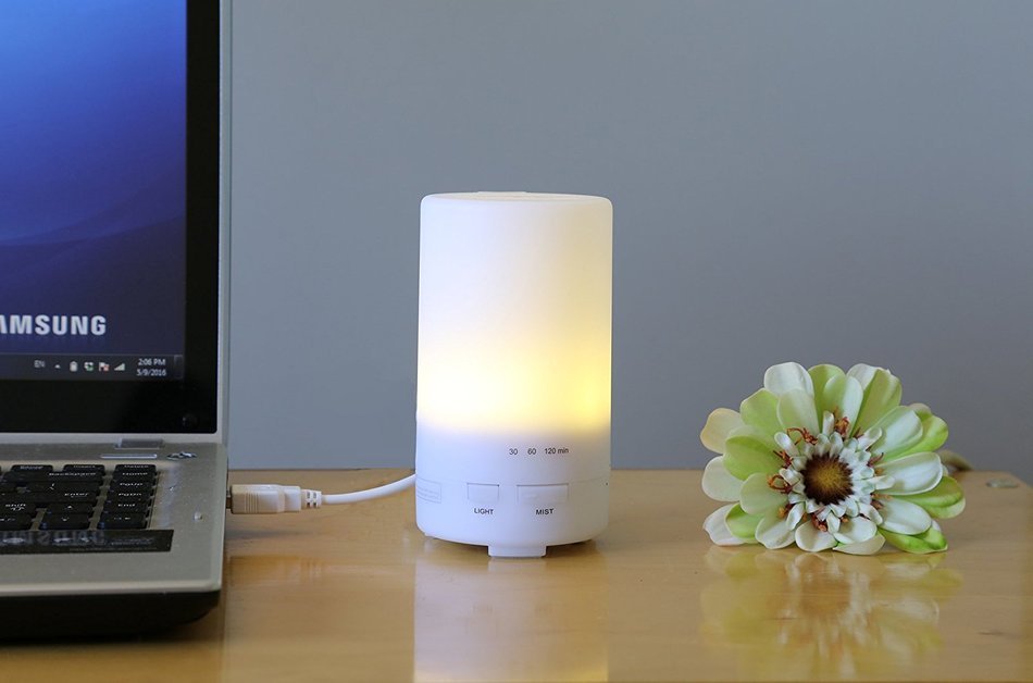 USB Essential Oil Diffuser - 50ml Portable Mini Diffuser - Ultrasonic Cool Mist Aroma Humidifier - Color LED Lights... N2