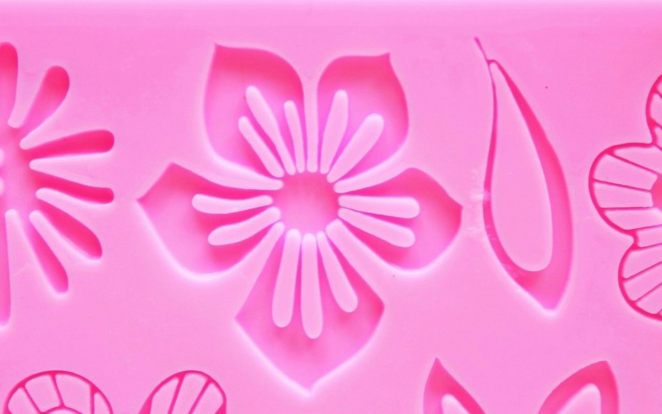 Silicone Cake Decorating Mold for Fondant, Gum Paste, or Sugar Paste (Flower and Leaves) N4