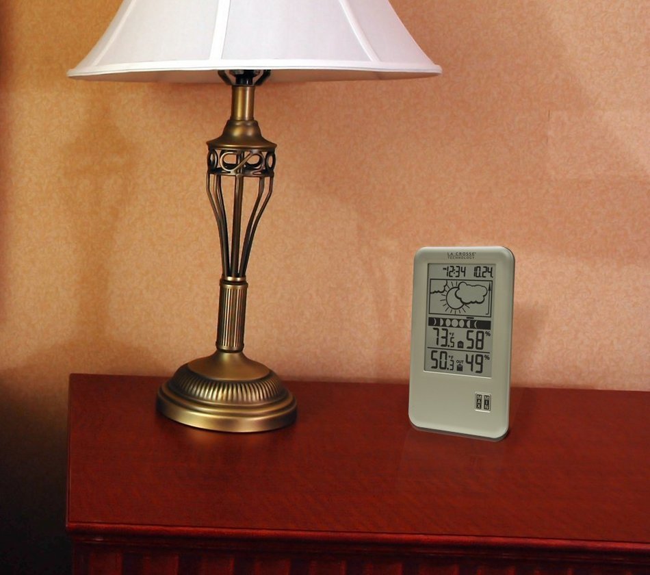 La Crosse Technology WS-9060U-IT Wireless Forecast Station with Moon Phase, In/Out Temperature & Humidity N2