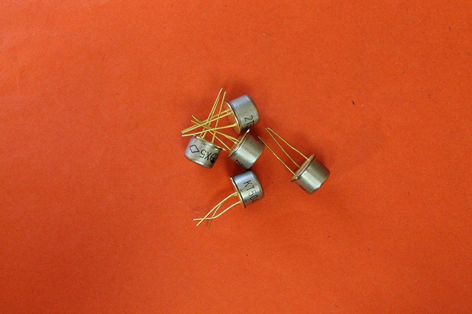 Transistors silicon GOLD 2T504A (KT504A) analogue 2N6517 USSR 5 pcs