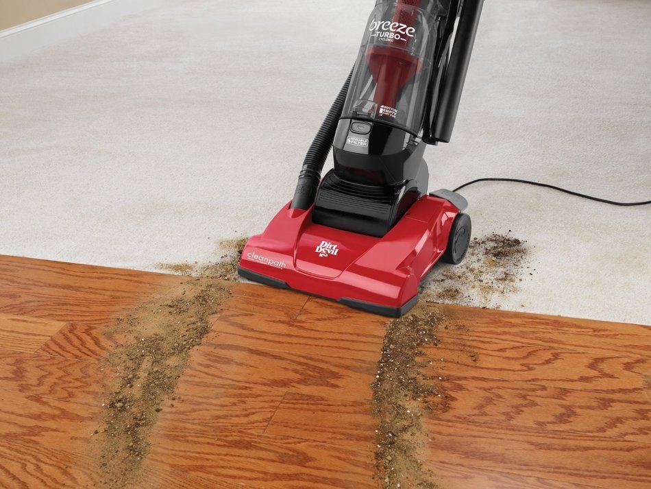 Dirt Devil Breeze Cyclonic Bagless Upright Vacuum, UD70105 - Corded N8