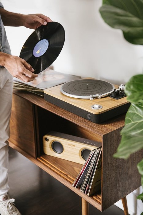 House of Marley Stir It Up Turntable with bonus Bob Marley Legend Album, Signature Black (EM-JT000RC-SB) N2