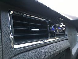 Top Quality Car Air Purifier / Ionizer by Luxnela. Removes Bad Odors, Smoke, Cigarette Smoke, Pollen, Dust (Black) N5