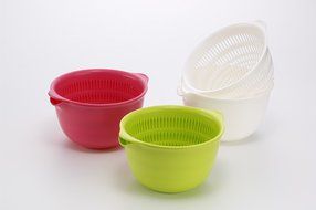 Inomata 6-Piece Coppo Colander and Mixing Bowl Set, 3-Color N6