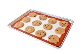 New Star 38453 Commercial 18-Gauge Full Size Aluminum Sheet Pan and Silicone Baking Mat Set, 18 by 26-Inch