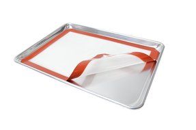 New Star 38453 Commercial 18-Gauge Full Size Aluminum Sheet Pan and Silicone Baking Mat Set, 18 by 26-Inch N2