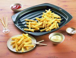 Kaiser Bakeware Frozen French Fry Non-Stick Baking Sheet, 15-Inch N2