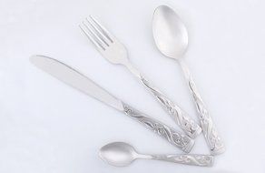 4Pcs/Lot Stainless Steel Cutlery Set Flatware Set Knife Spoon Fork Tea Spoon Luxury Western Dinnerware Set