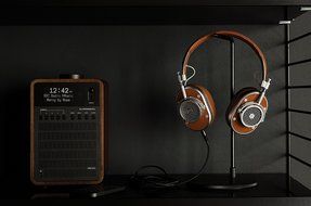 Revo Super Signal Deluxe DAB Table Radio with DAB/DAB+/FM Reception, Digital Alarm and Bluetooth Wireless Streaming N6